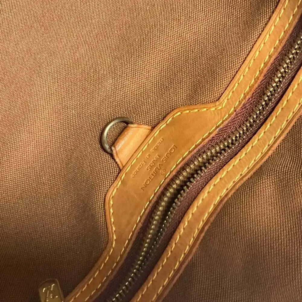 LOUIS VUITTON Brown Leather Shoulder Bag